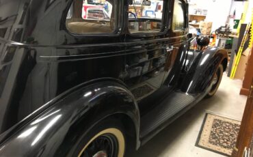 Plymouth-sedan-1935-black-4