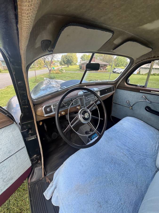 Plymouth-special-deluxe-1947-black-2