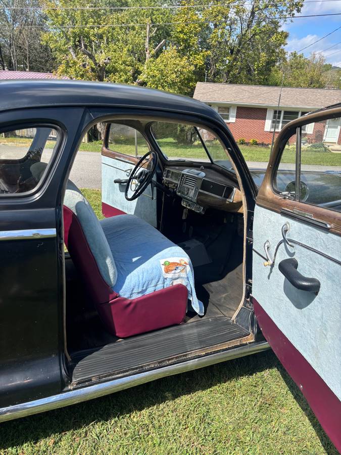 Plymouth-special-deluxe-1947-black-4