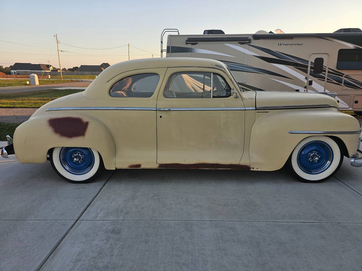Plymouth-special-deluxe-1947-brown-11