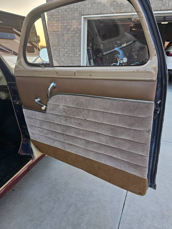 Plymouth-special-deluxe-1947-brown-7