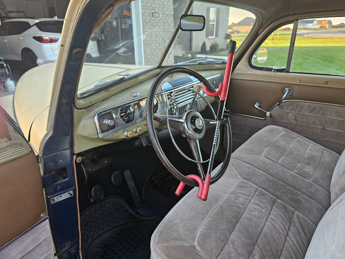 Plymouth-special-deluxe-1947-brown