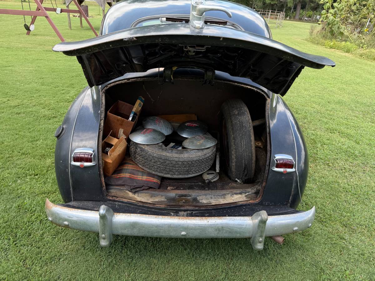 Plymouth-special-deluxe-1948-black-10