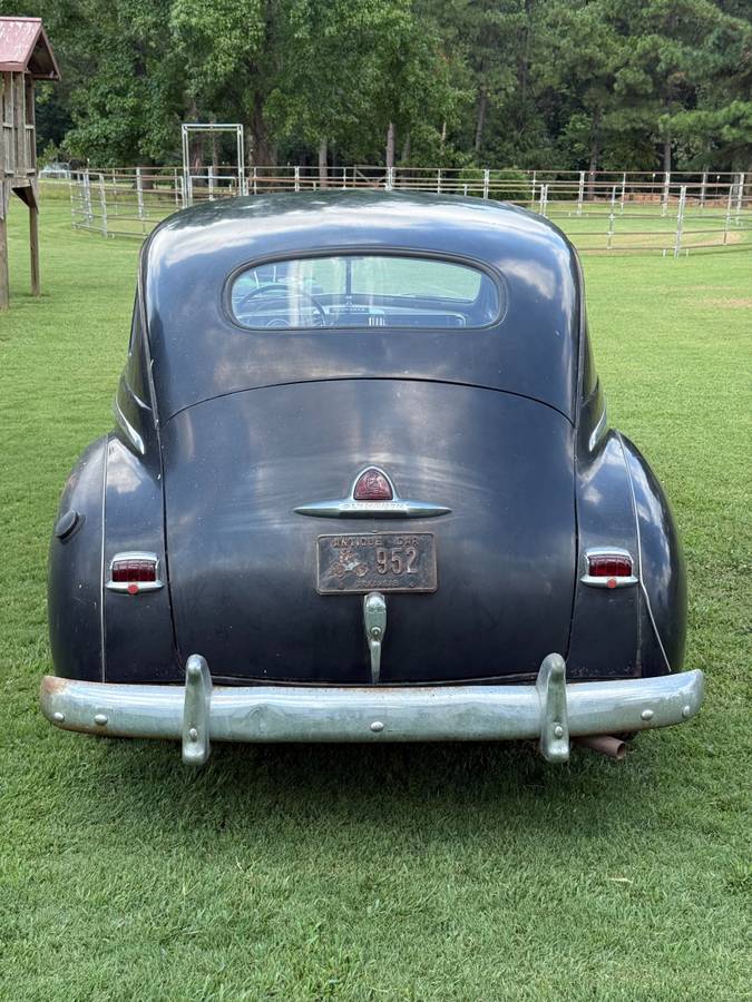 Plymouth-special-deluxe-1948-black-3