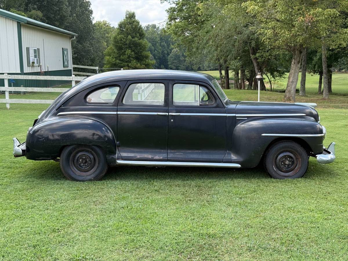 Plymouth-special-deluxe-1948-black-4