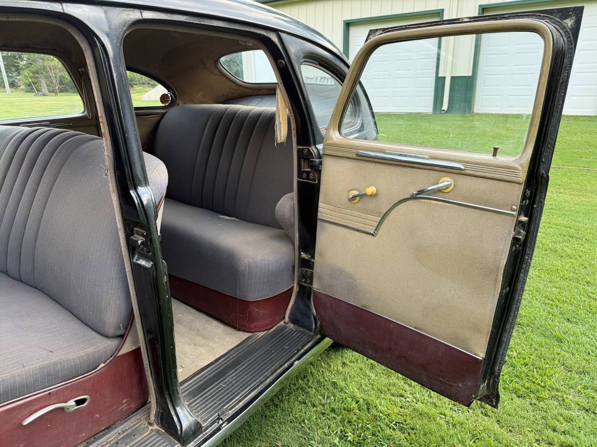 Plymouth-special-deluxe-1948-black-7