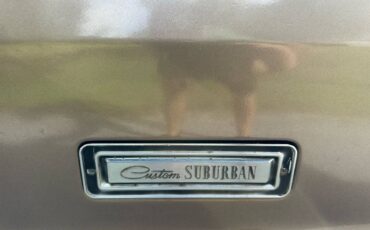 Plymouth-sport-suburban-1969-yellow-17