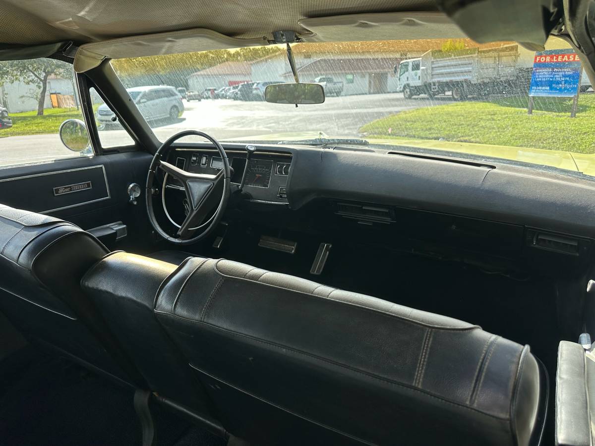 Plymouth-sport-suburban-1969-yellow-18