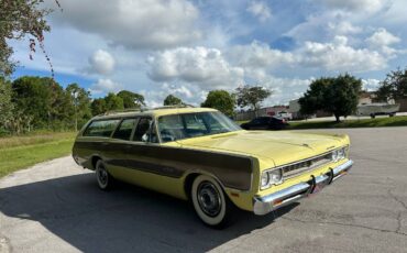 Plymouth-sport-suburban-1969-yellow-3