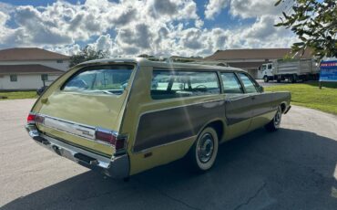 Plymouth-sport-suburban-1969-yellow-5
