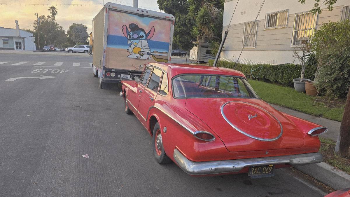 Plymouth-valiant-1960-1