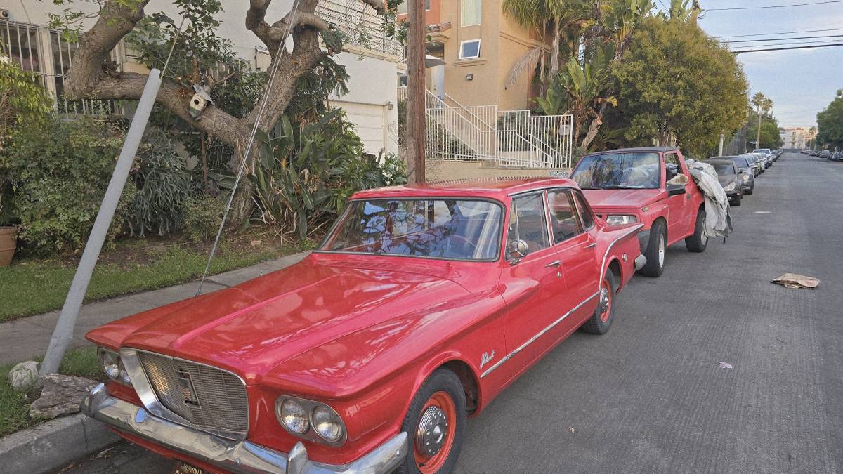 Plymouth-valiant-1960
