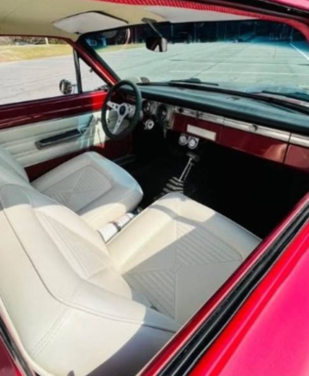 Plymouth-valiant-1965-red-3