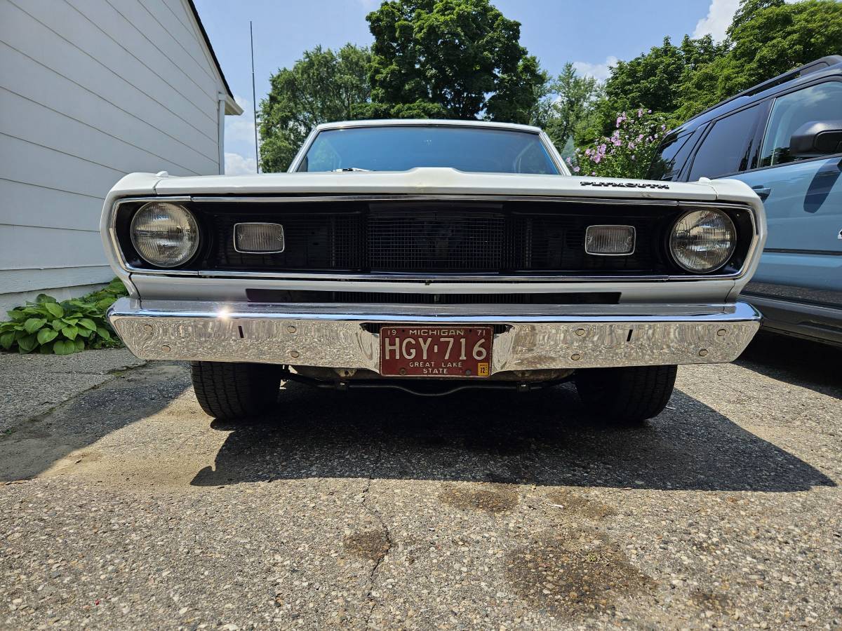 Plymouth-valiant-1972-white-3
