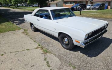 Plymouth-valiant-1972-white