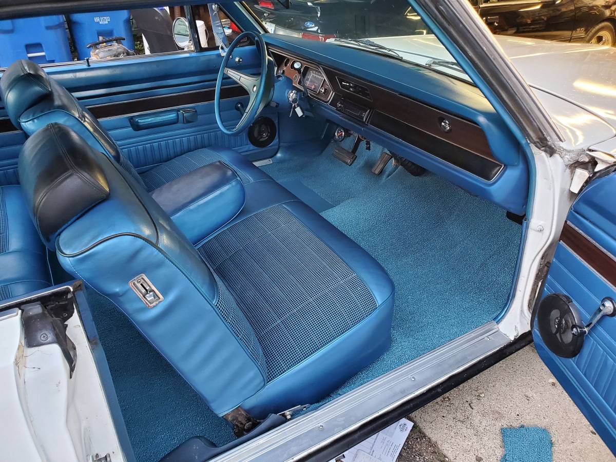 Plymouth-valiant-1972-white-6