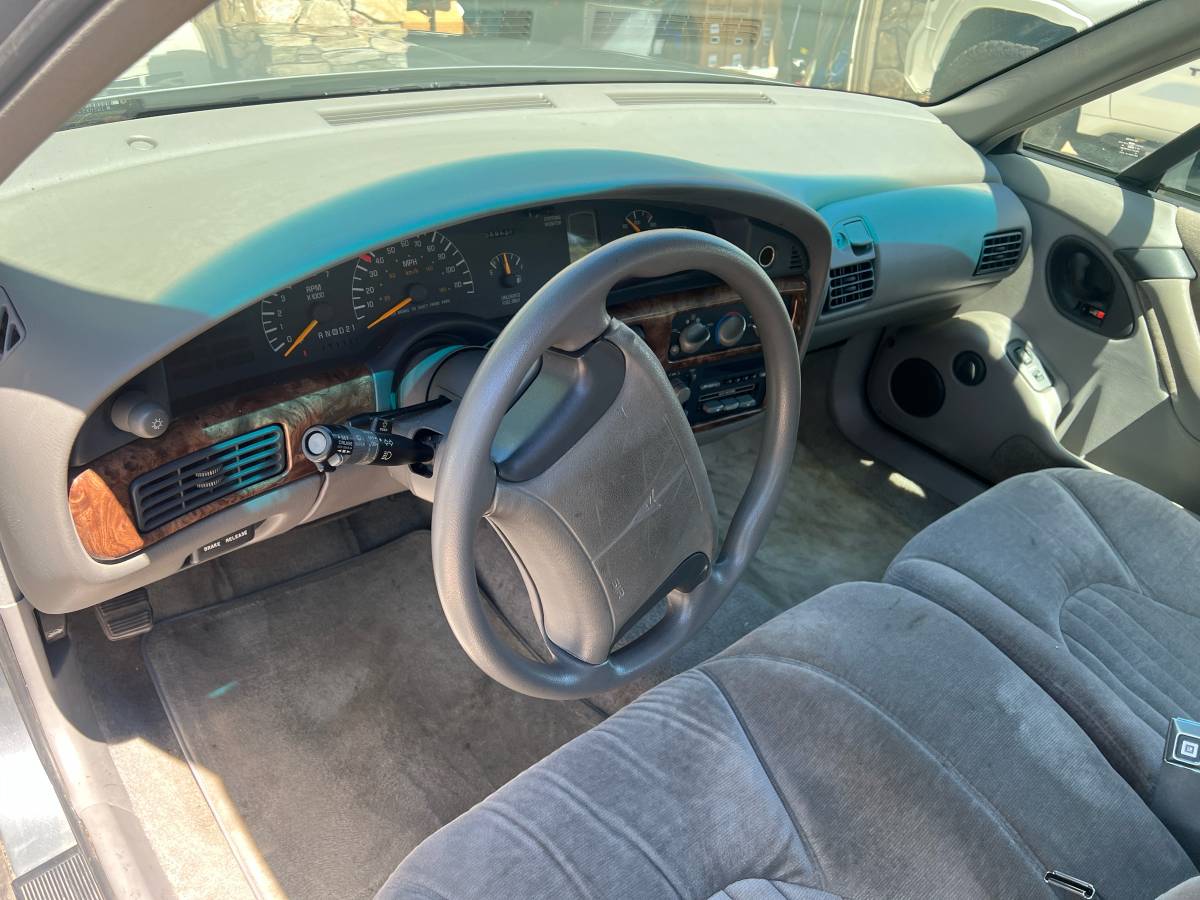 Pontiac-1993-grey-1