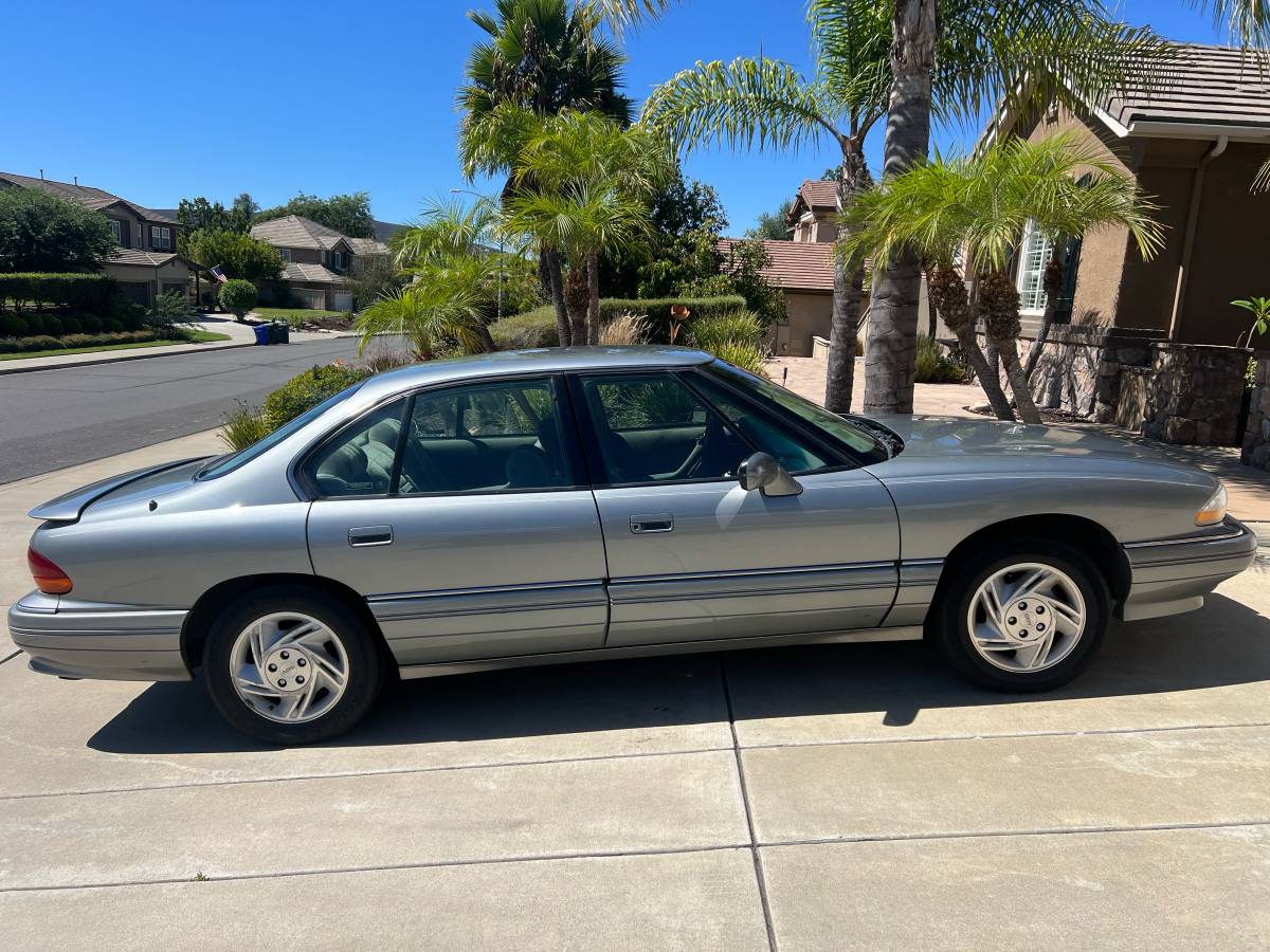 Pontiac-1993-grey-3