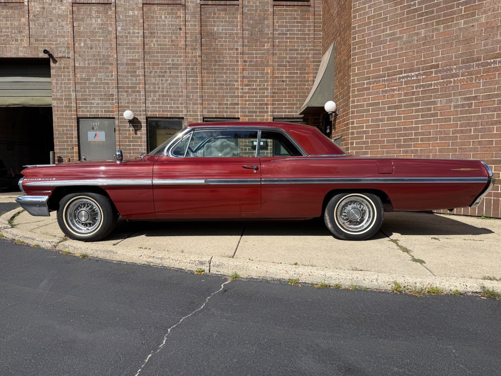Pontiac-Bonneville-1962-Coupe-2