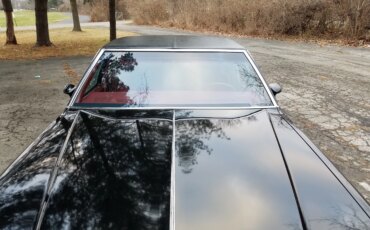 Pontiac-Bonneville-1979-Black-Red-1