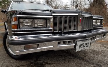 Pontiac-Bonneville-1979-Black-Red-10