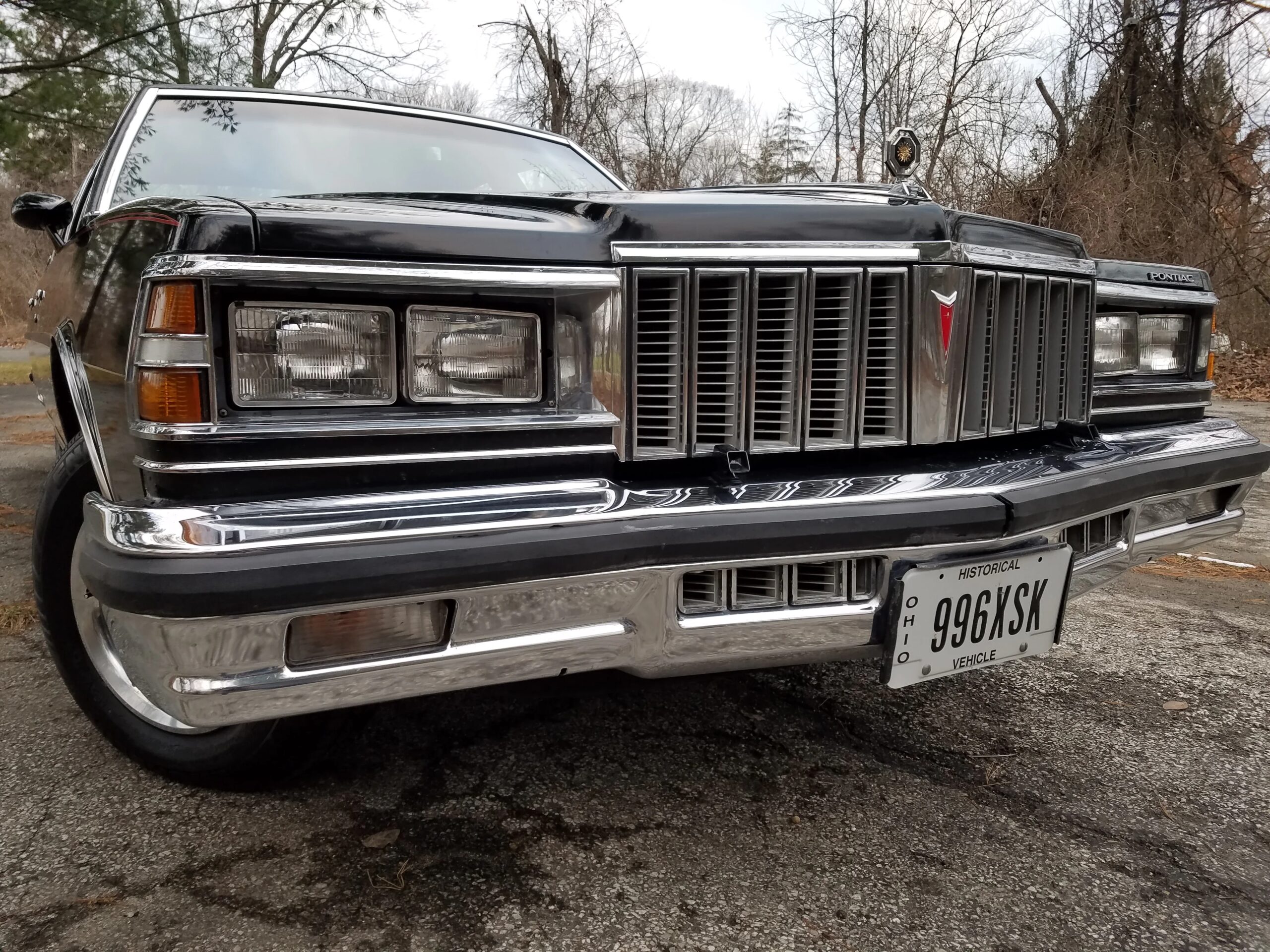 Pontiac-Bonneville-1979-Black-Red-10