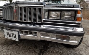 Pontiac-Bonneville-1979-Black-Red-11