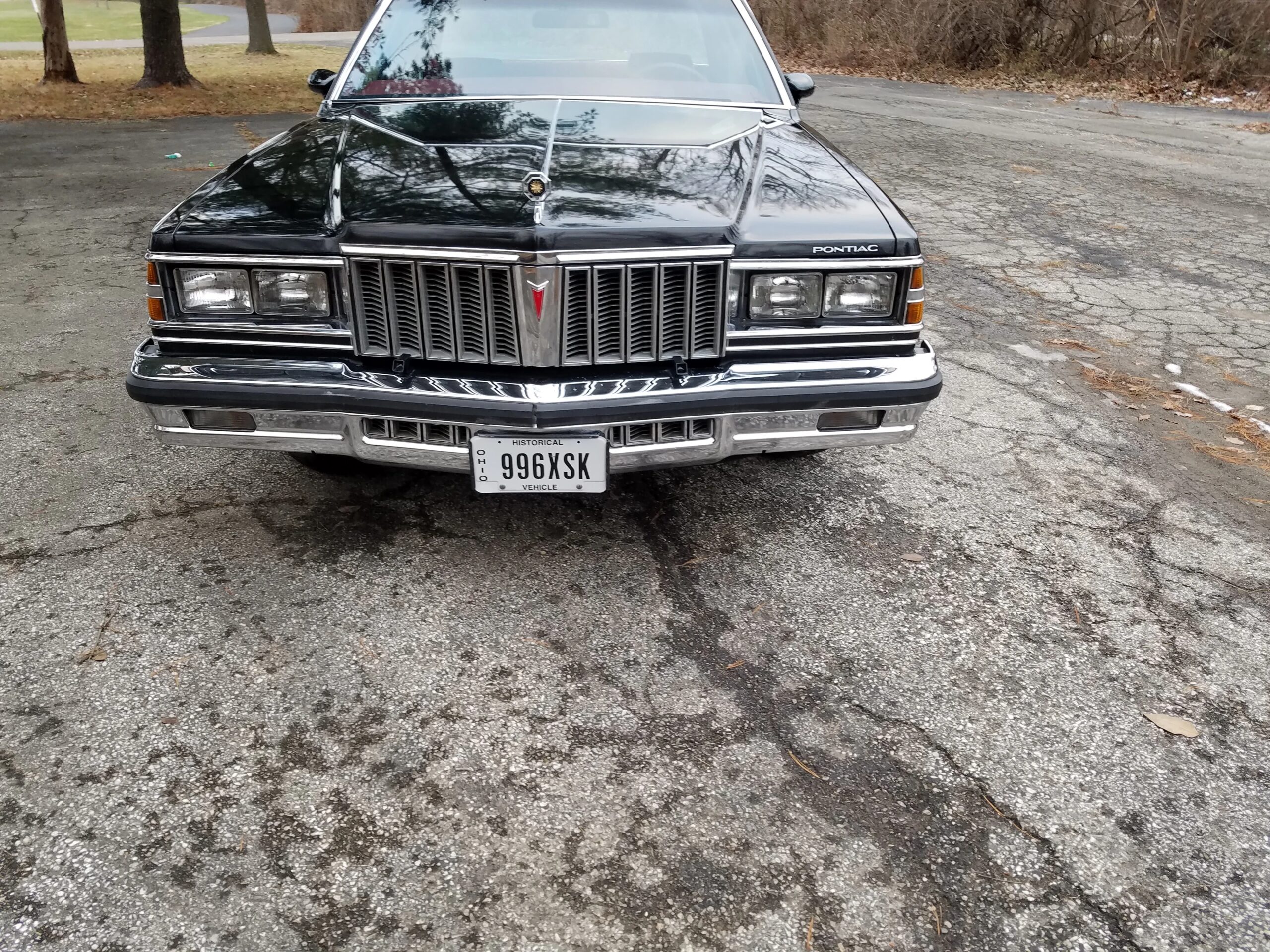 Pontiac-Bonneville-1979-Black-Red-14