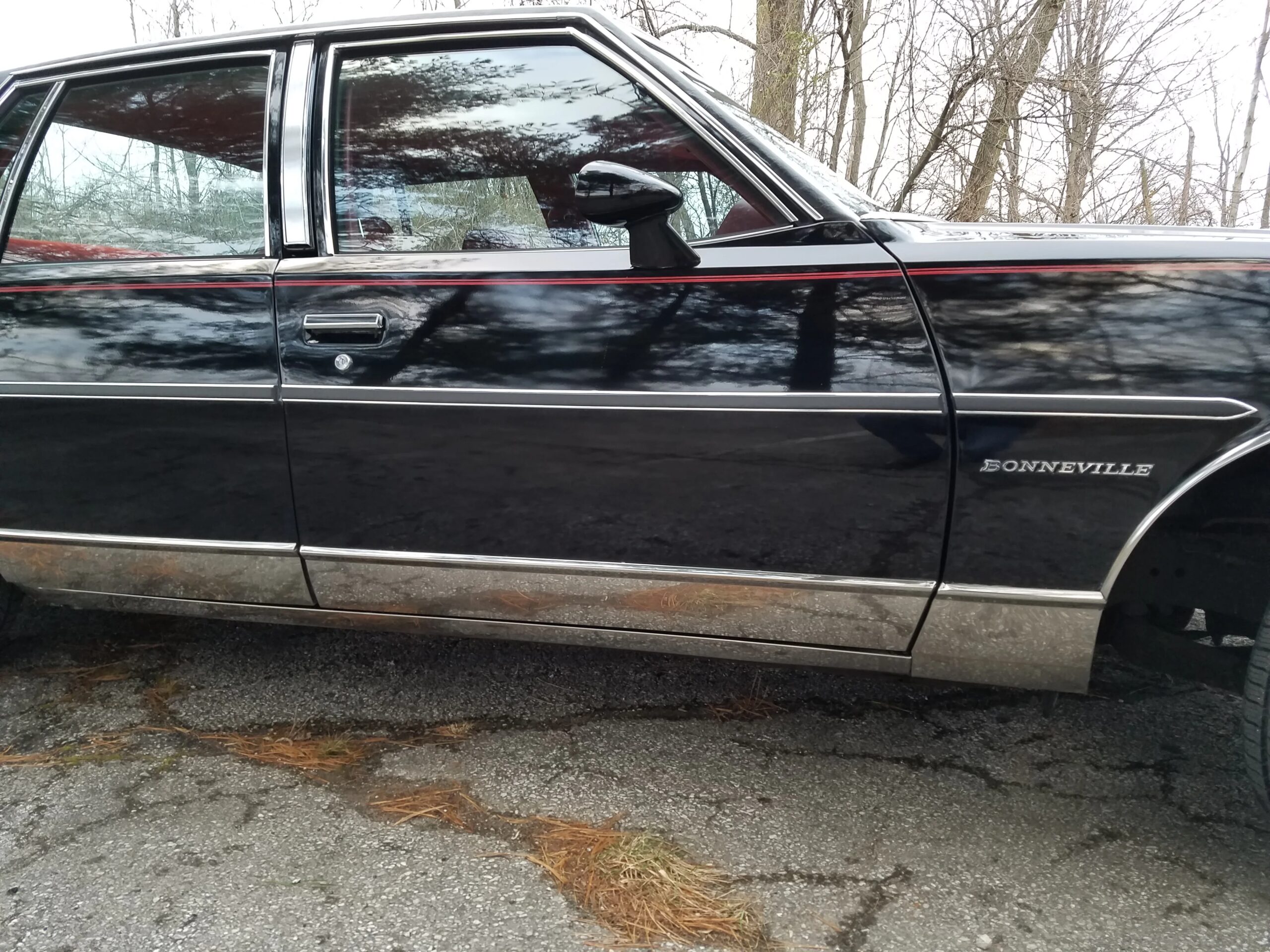 Pontiac-Bonneville-1979-Black-Red-18