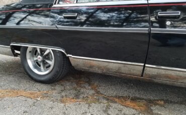 Pontiac-Bonneville-1979-Black-Red-19