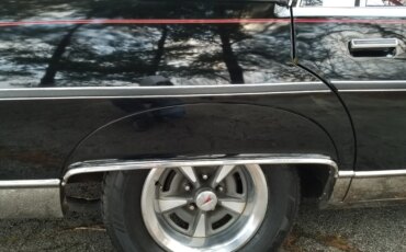 Pontiac-Bonneville-1979-Black-Red-22