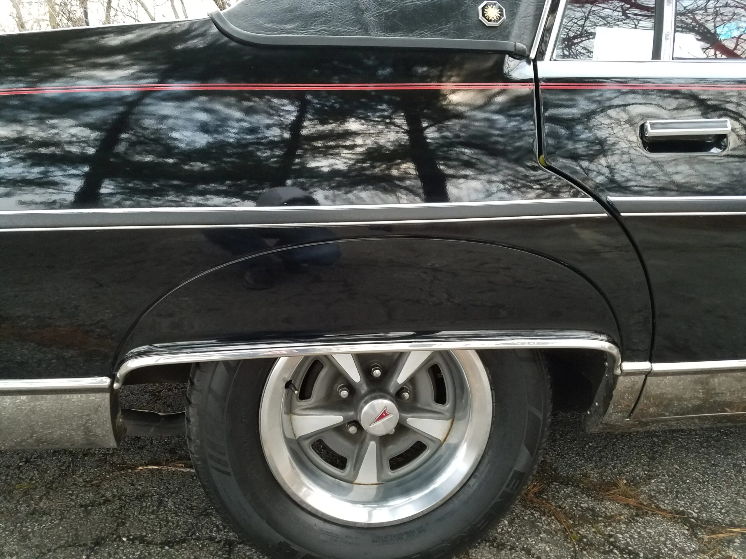 Pontiac-Bonneville-1979-Black-Red-22