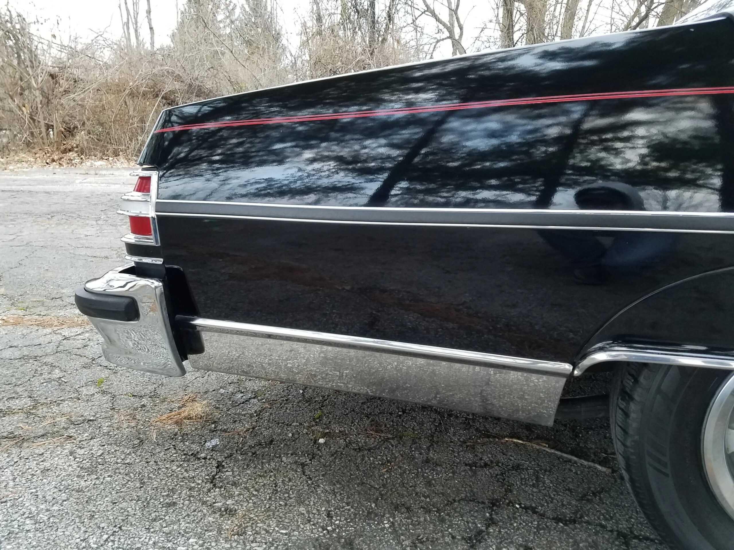 Pontiac-Bonneville-1979-Black-Red-23