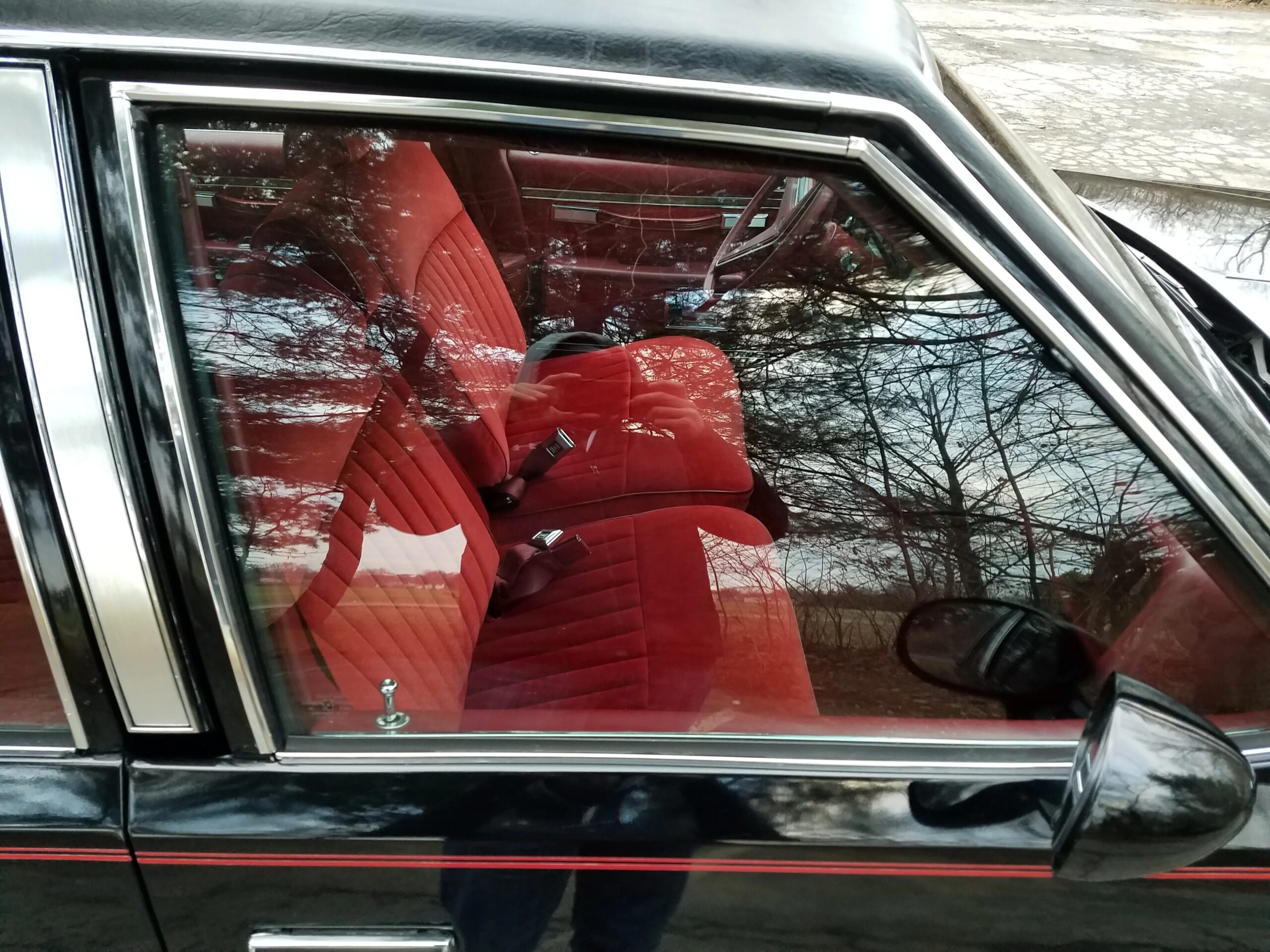 Pontiac-Bonneville-1979-Black-Red-25