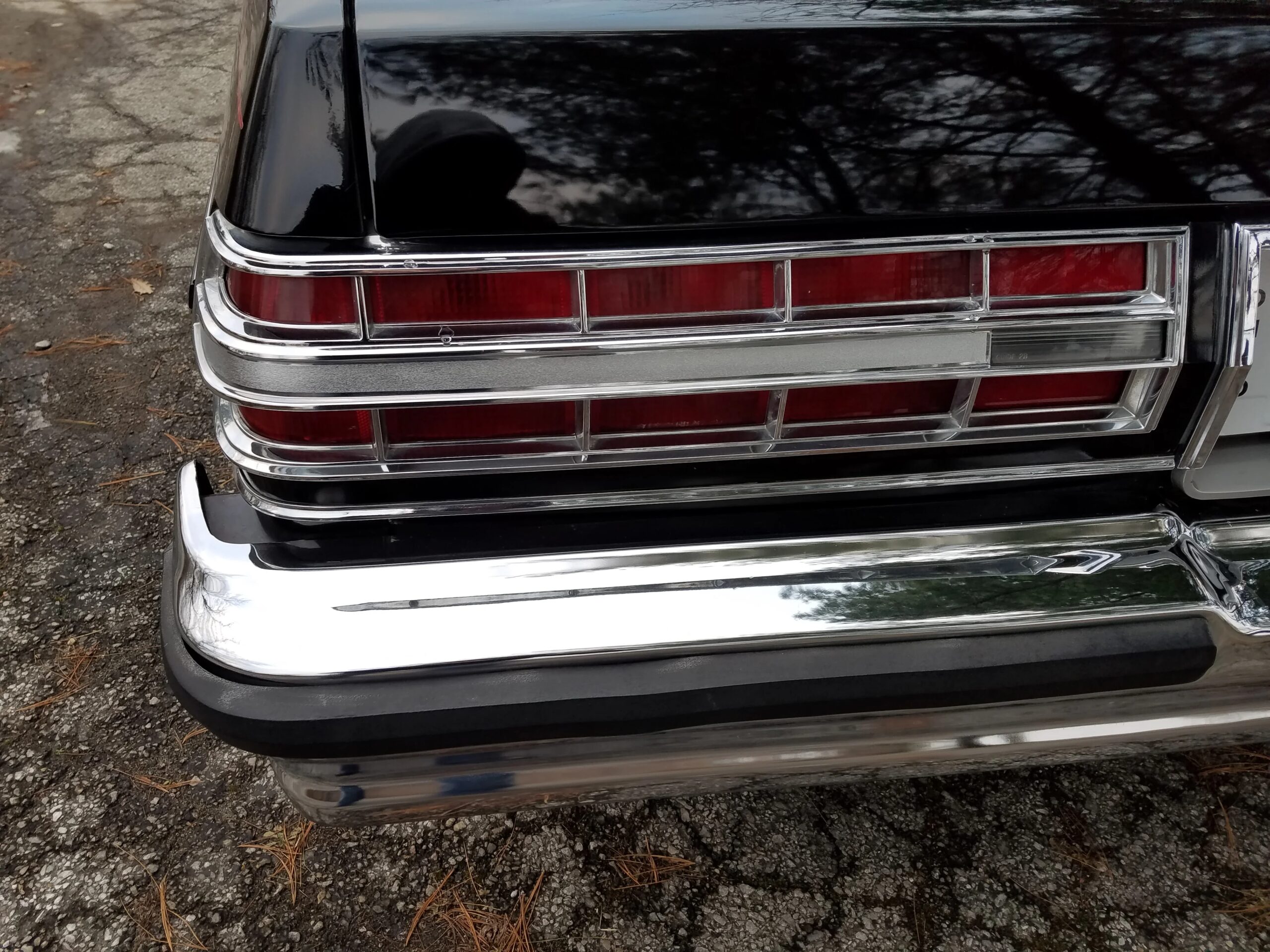 Pontiac-Bonneville-1979-Black-Red-30