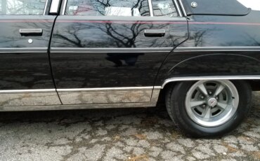 Pontiac-Bonneville-1979-Black-Red-33