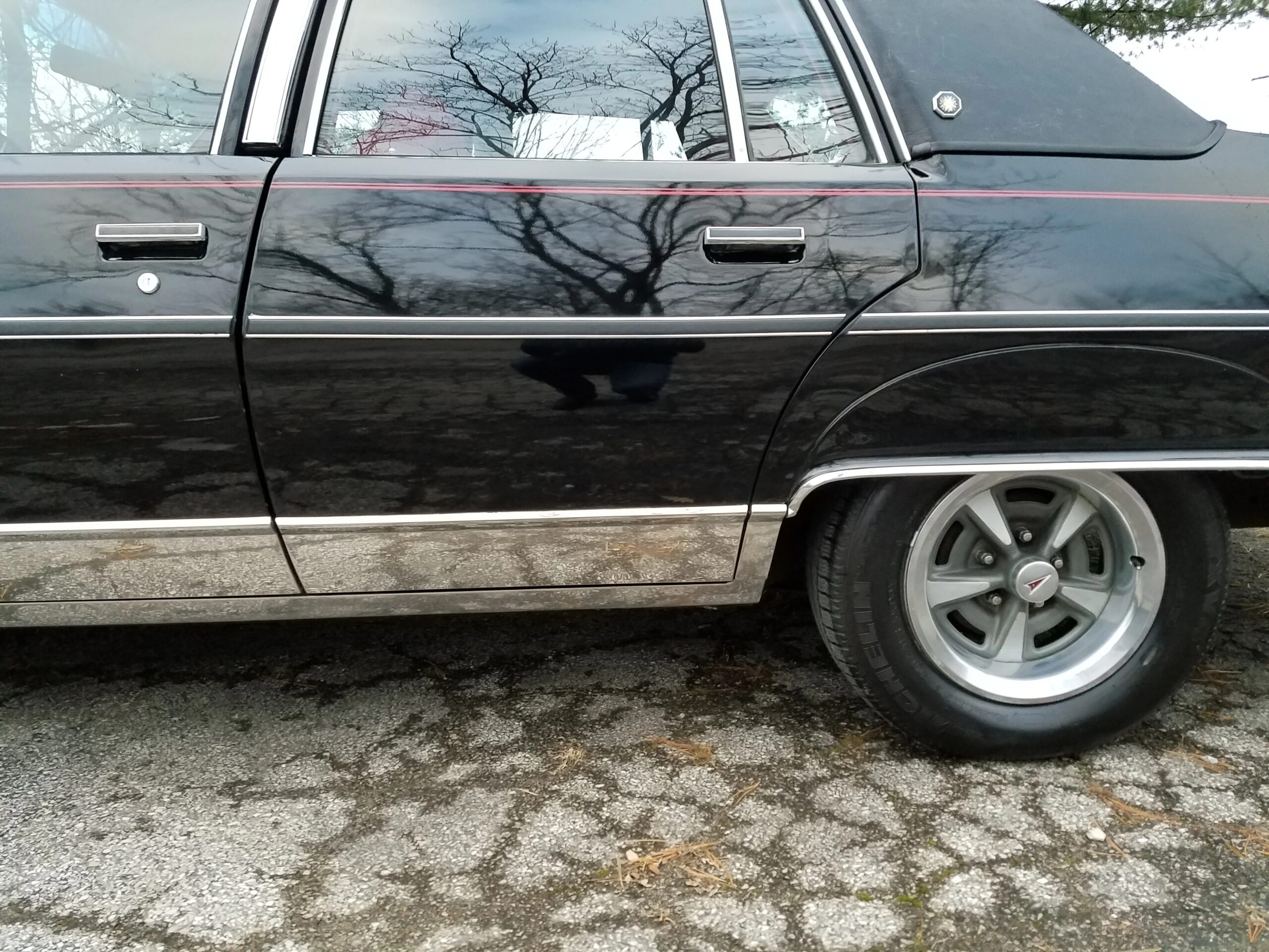 Pontiac-Bonneville-1979-Black-Red-33