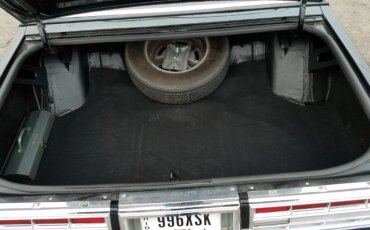 Pontiac-Bonneville-1979-Black-Red-41
