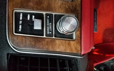 Pontiac-Bonneville-1979-Black-Red-49
