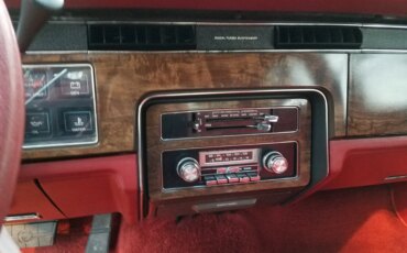 Pontiac-Bonneville-1979-Black-Red-52