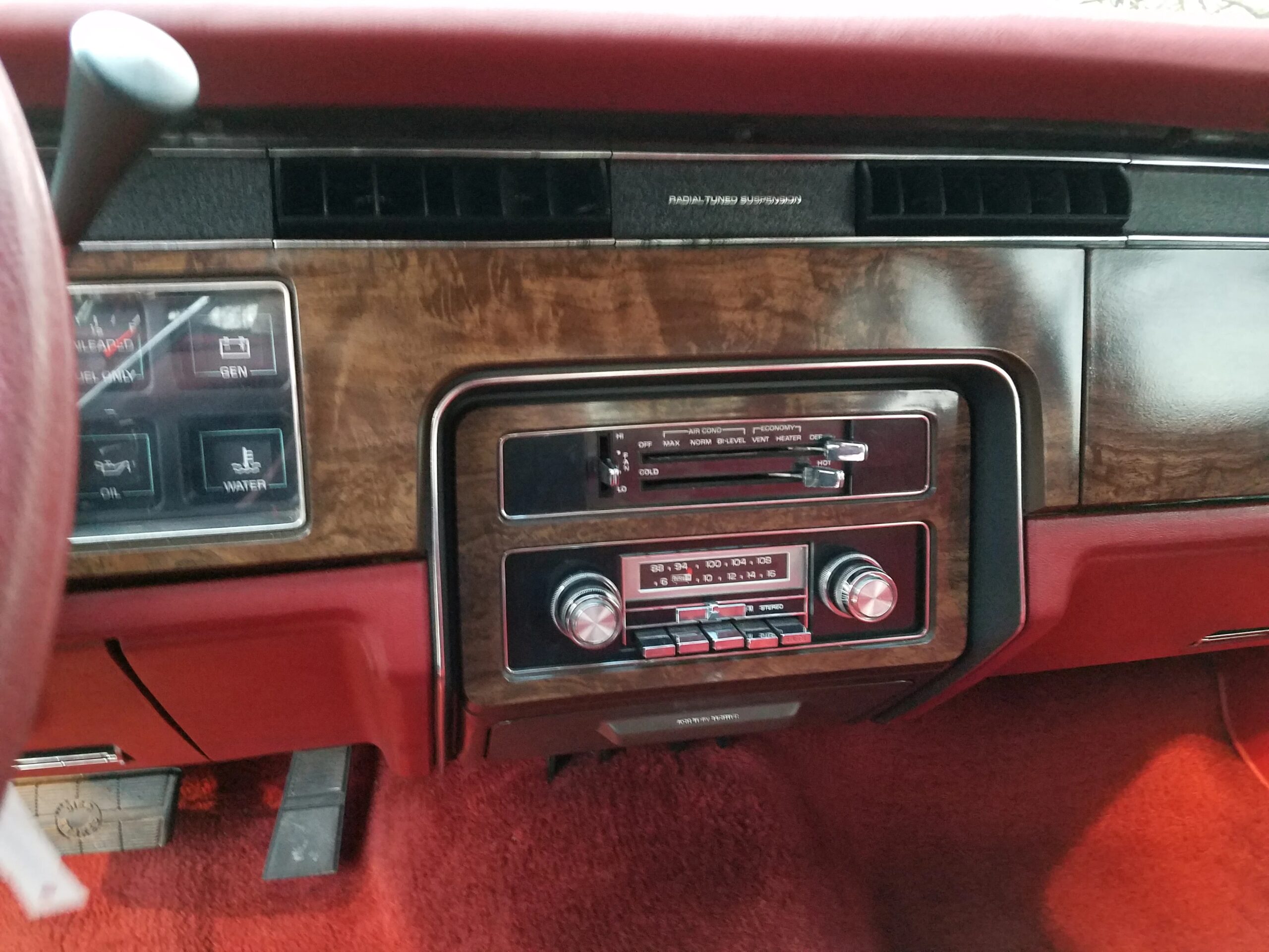 Pontiac-Bonneville-1979-Black-Red-52