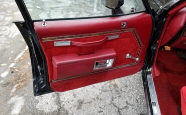 Pontiac-Bonneville-1979-Black-Red-6