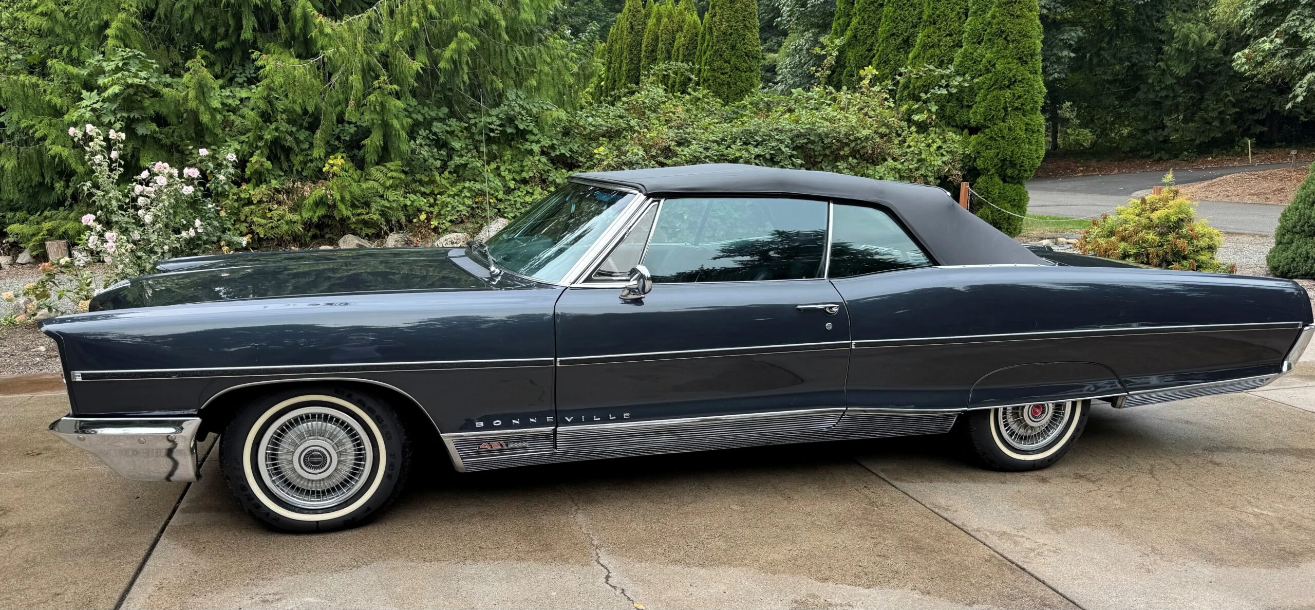 Pontiac-Bonneville-convertible-1966-Charcoal-Black-1