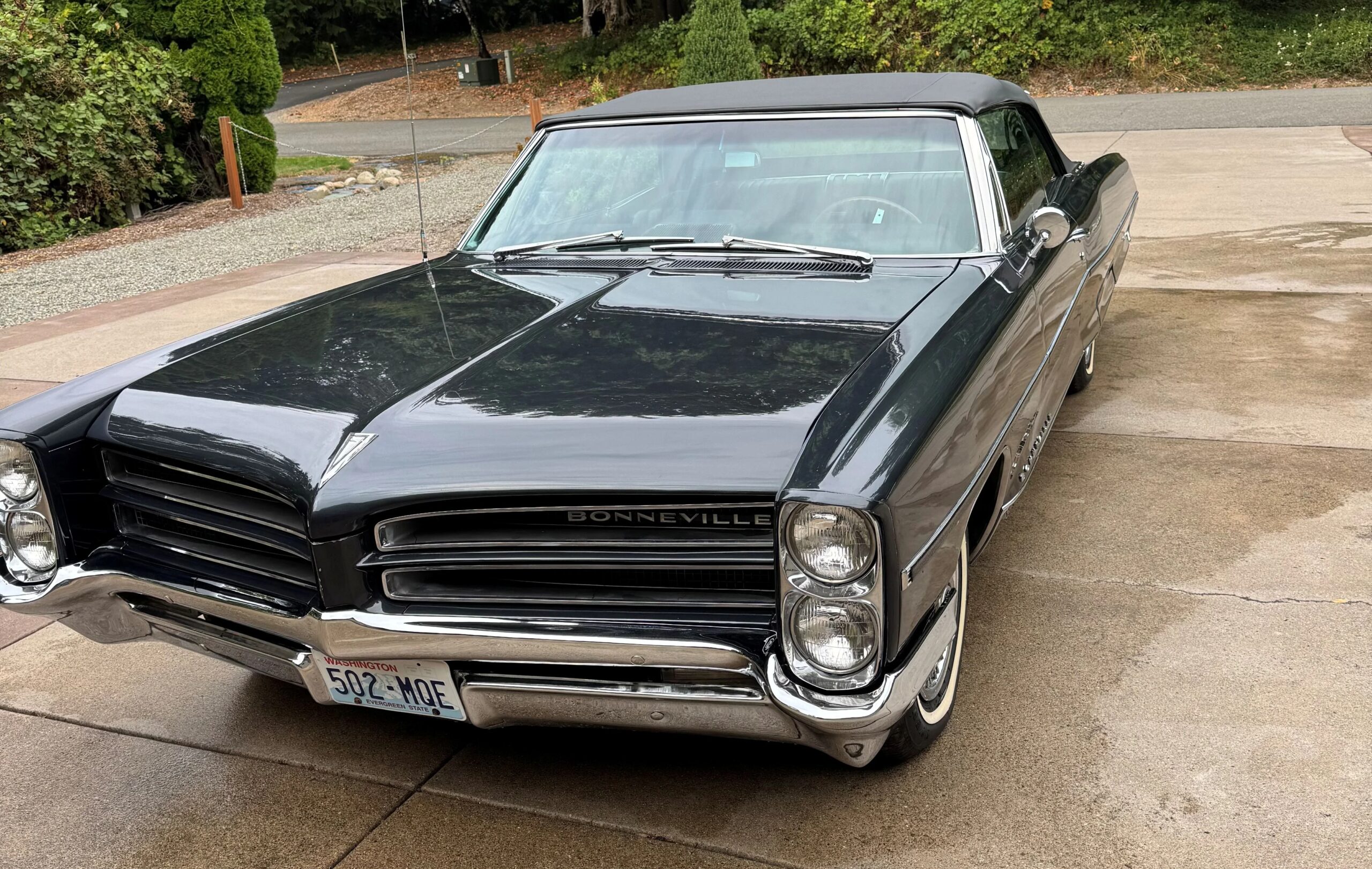 Pontiac-Bonneville-convertible-1966-Charcoal-Black