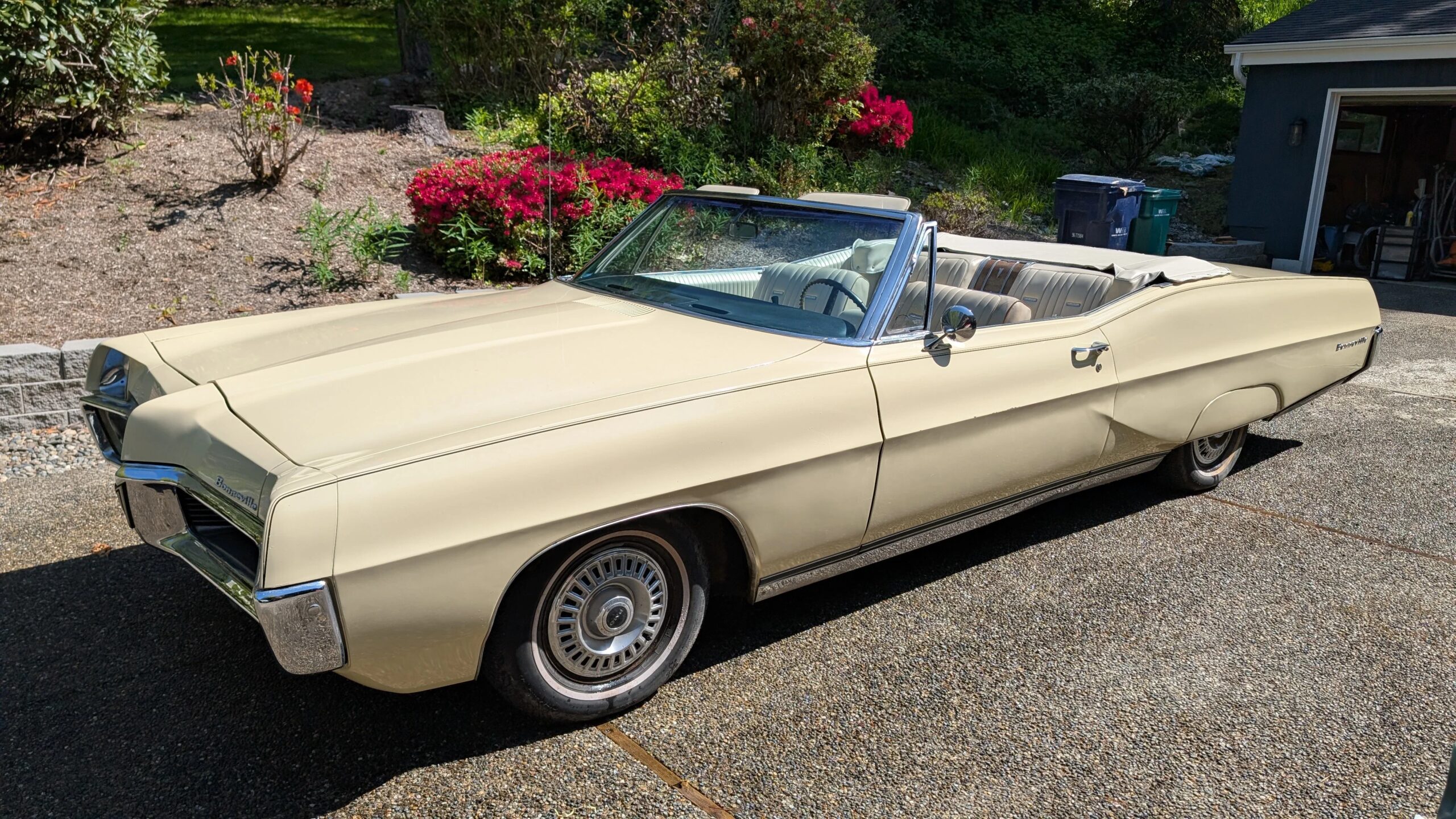 Pontiac-Bonneville-convertible-1967-Beige-Beige-10
