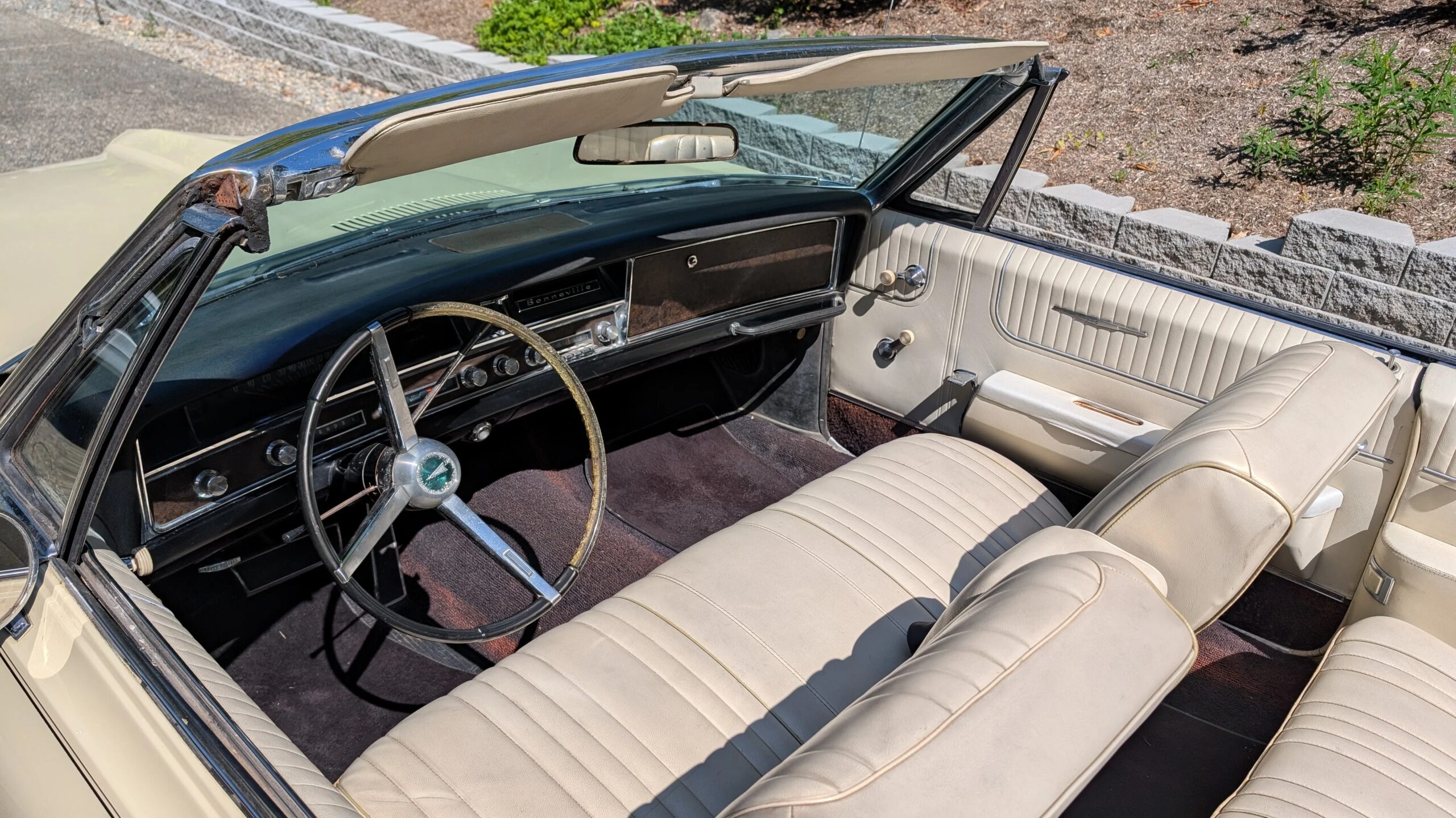 Pontiac-Bonneville-convertible-1967-Beige-Beige-14
