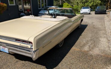 Pontiac-Bonneville-convertible-1967-Beige-Beige-3
