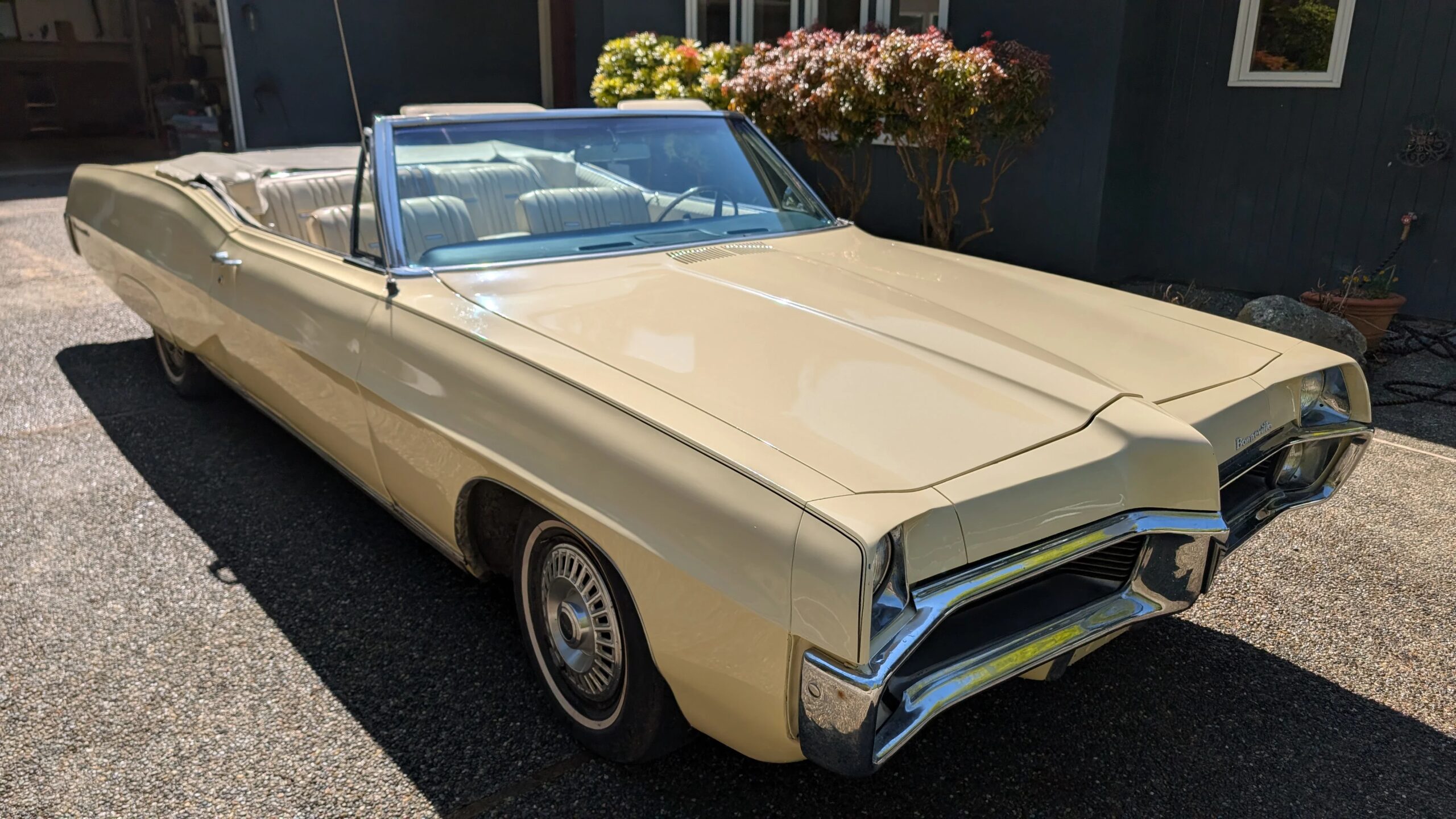 Pontiac-Bonneville-convertible-1967-Beige-Beige-9
