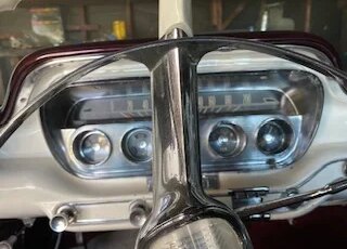 Pontiac-Catalina-coupe-1960-Burgundy-And-Off-White-12