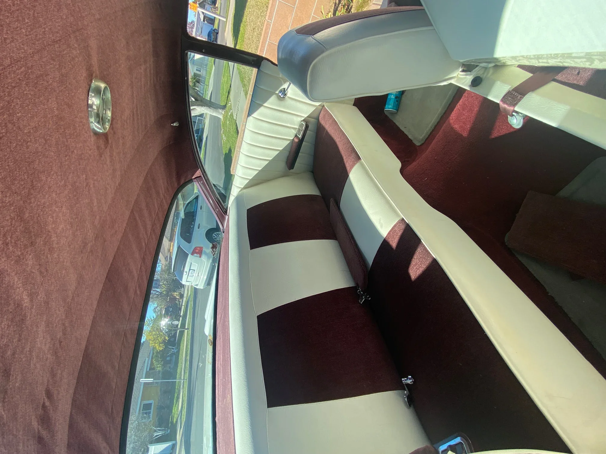 Pontiac-Catalina-coupe-1960-Burgundy-And-Off-White-16